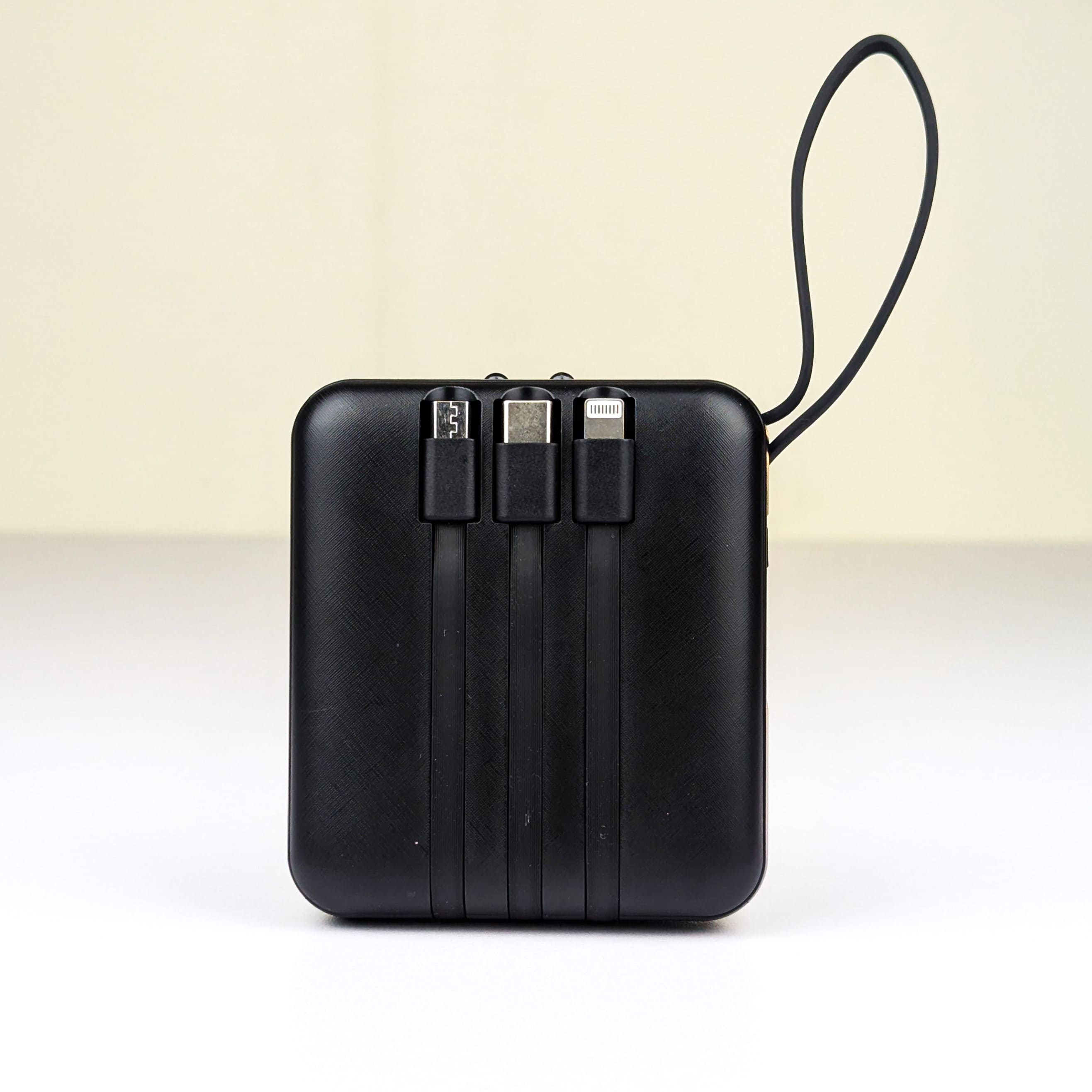 Smart 10000mAh Fast Charge Power Bank with Built-in 4 Cables