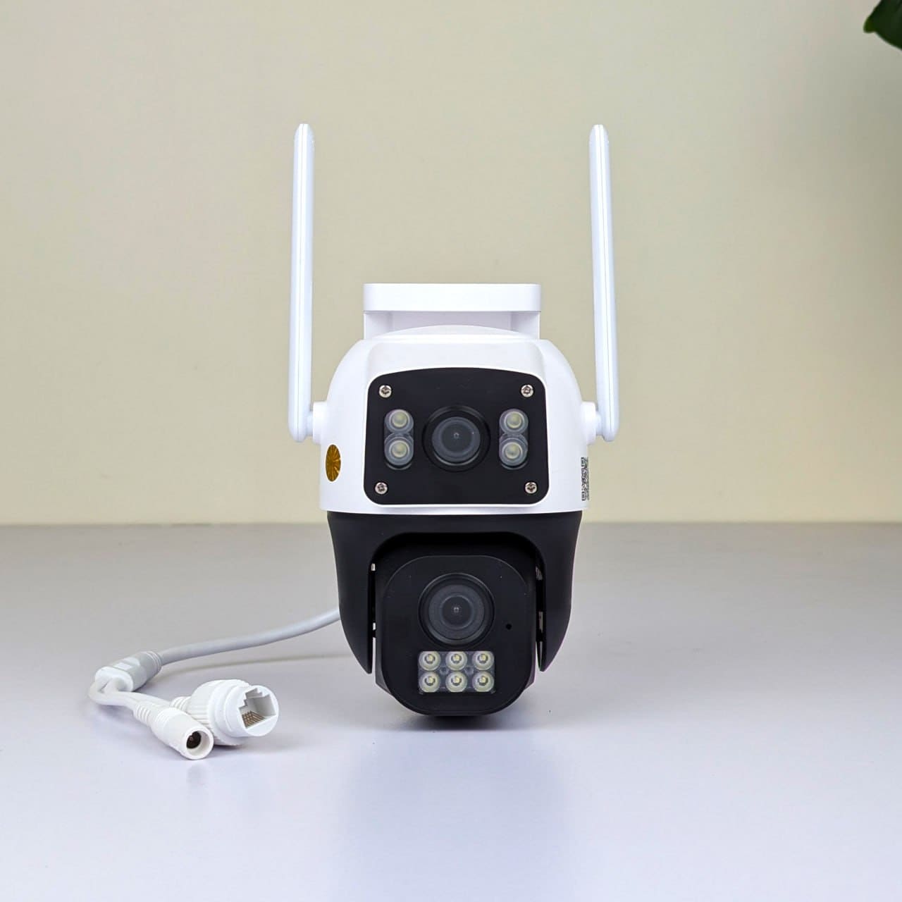 V380 Dual Lens 8MP 4G/Wi-Fi PTZ Outdoor Waterproof Security Camera