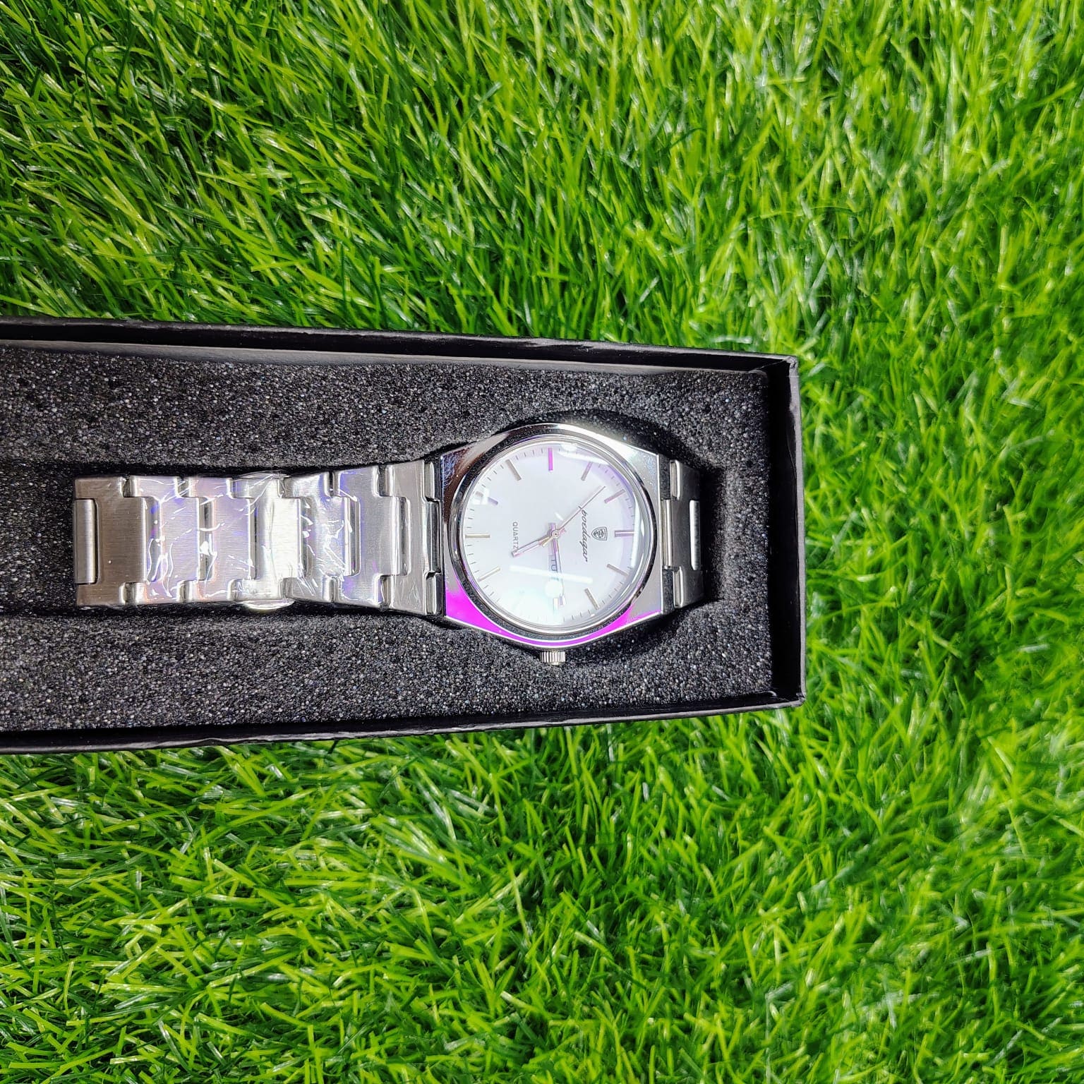 POEDAGAR 930 Luxury Luminous Men's Quartz Watch with Stainless Steel Band & Butterfly Lock