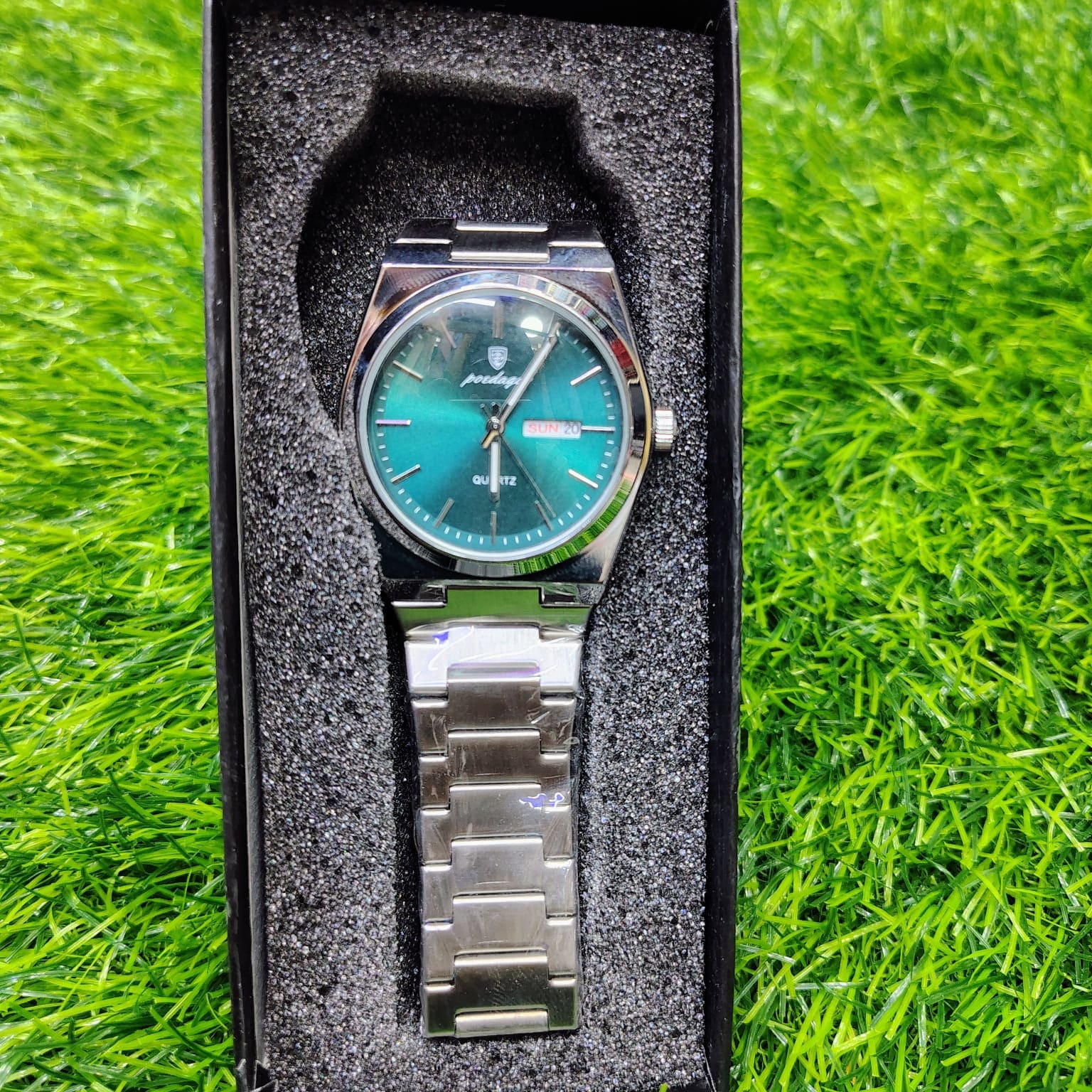 POEDAGAR 930 Luxury Luminous Men's Quartz Watch with Stainless Steel Band & Butterfly Lock