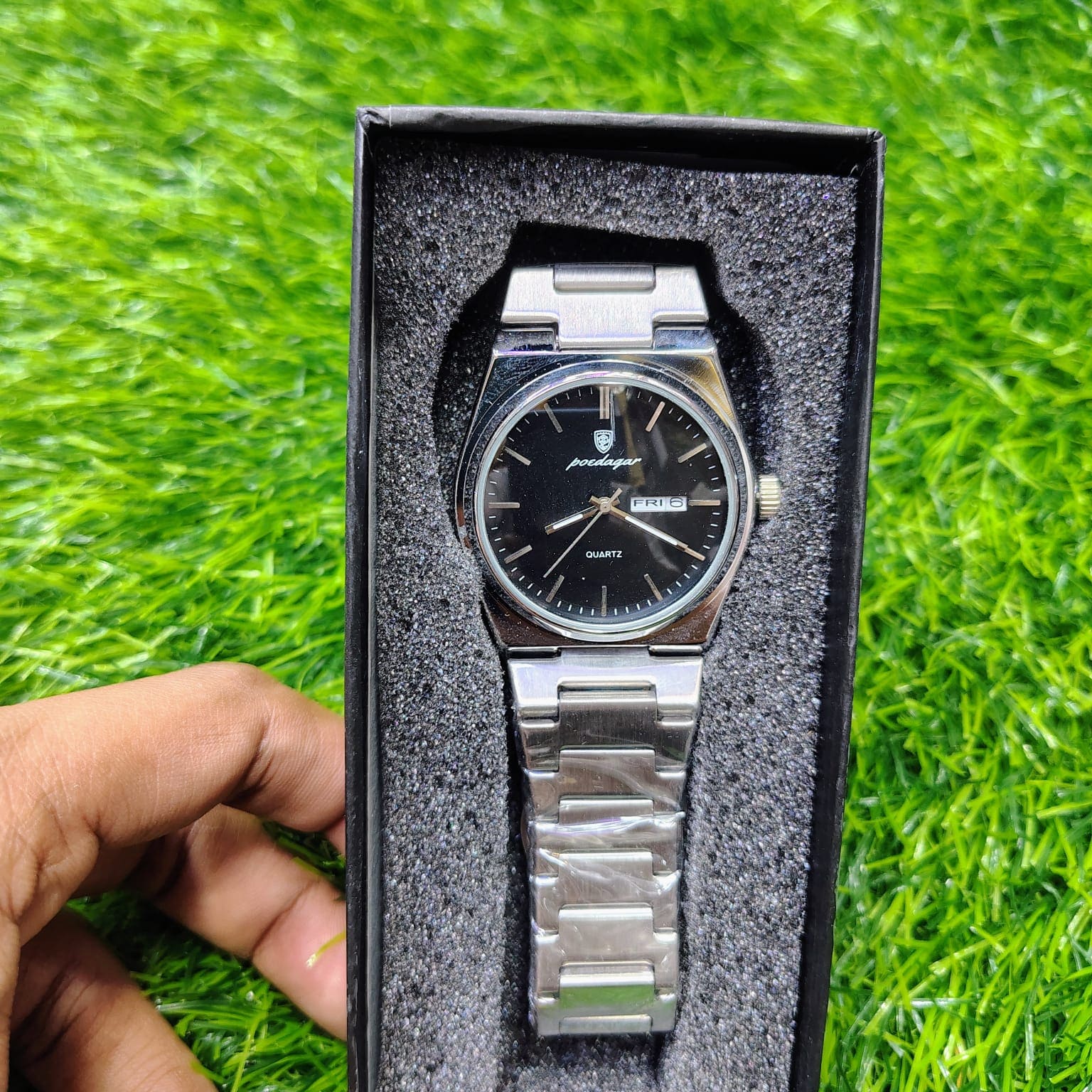 POEDAGAR 930 Luxury Luminous Men's Quartz Watch with Stainless Steel Band & Butterfly Lock