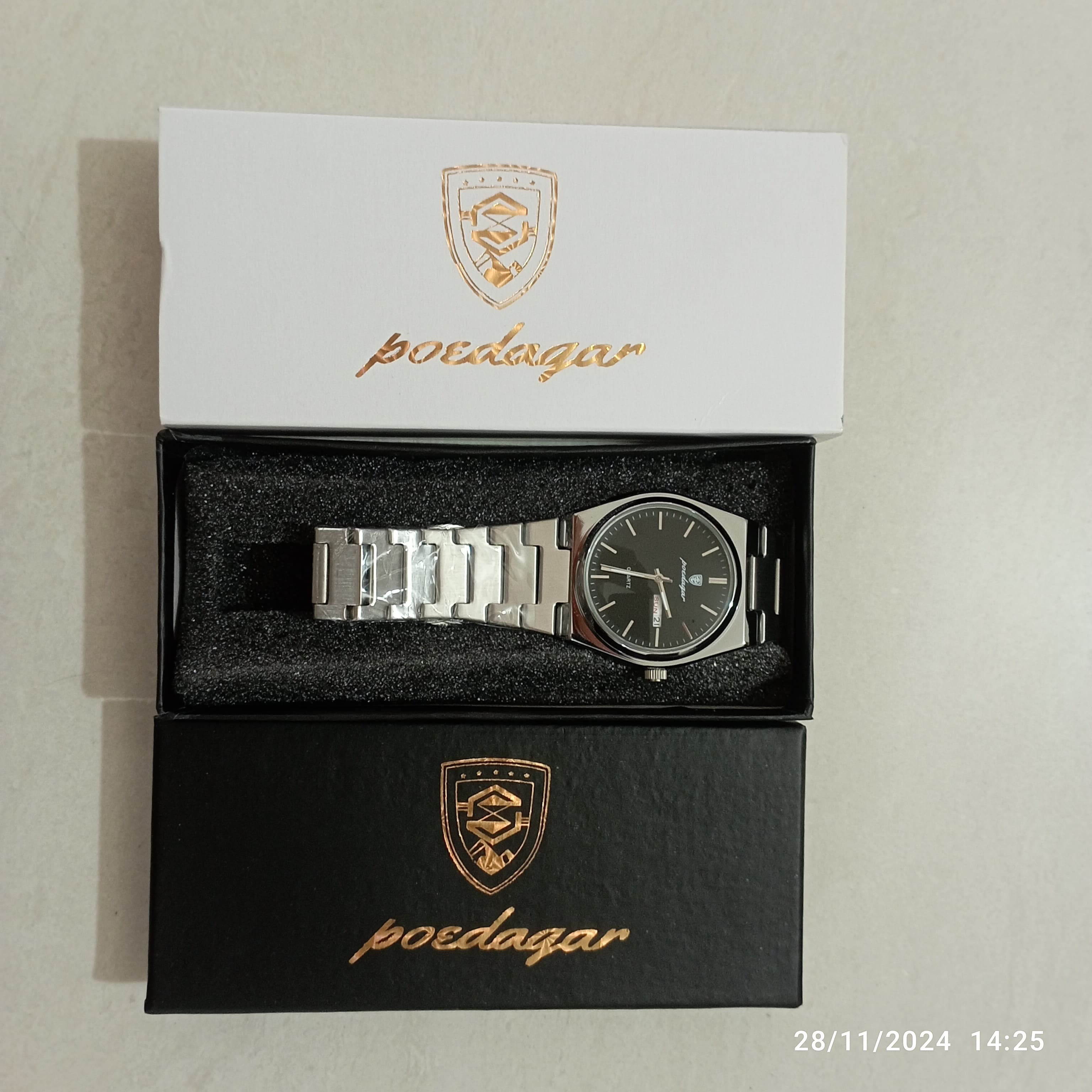 POEDAGAR 930 Luxury Luminous Men's Quartz Watch with Stainless Steel Band & Butterfly Lock