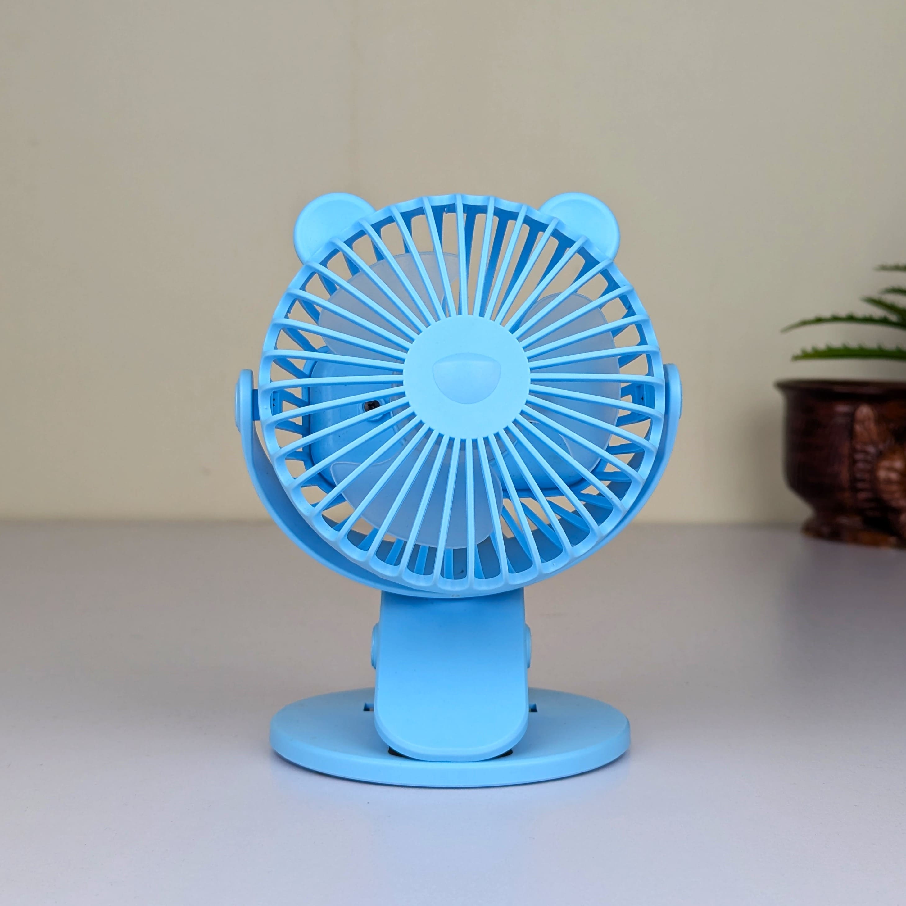 Mini USB Portable Clip Fan with 360 Degree Rotation and Dual Power Support for Desk & Travel