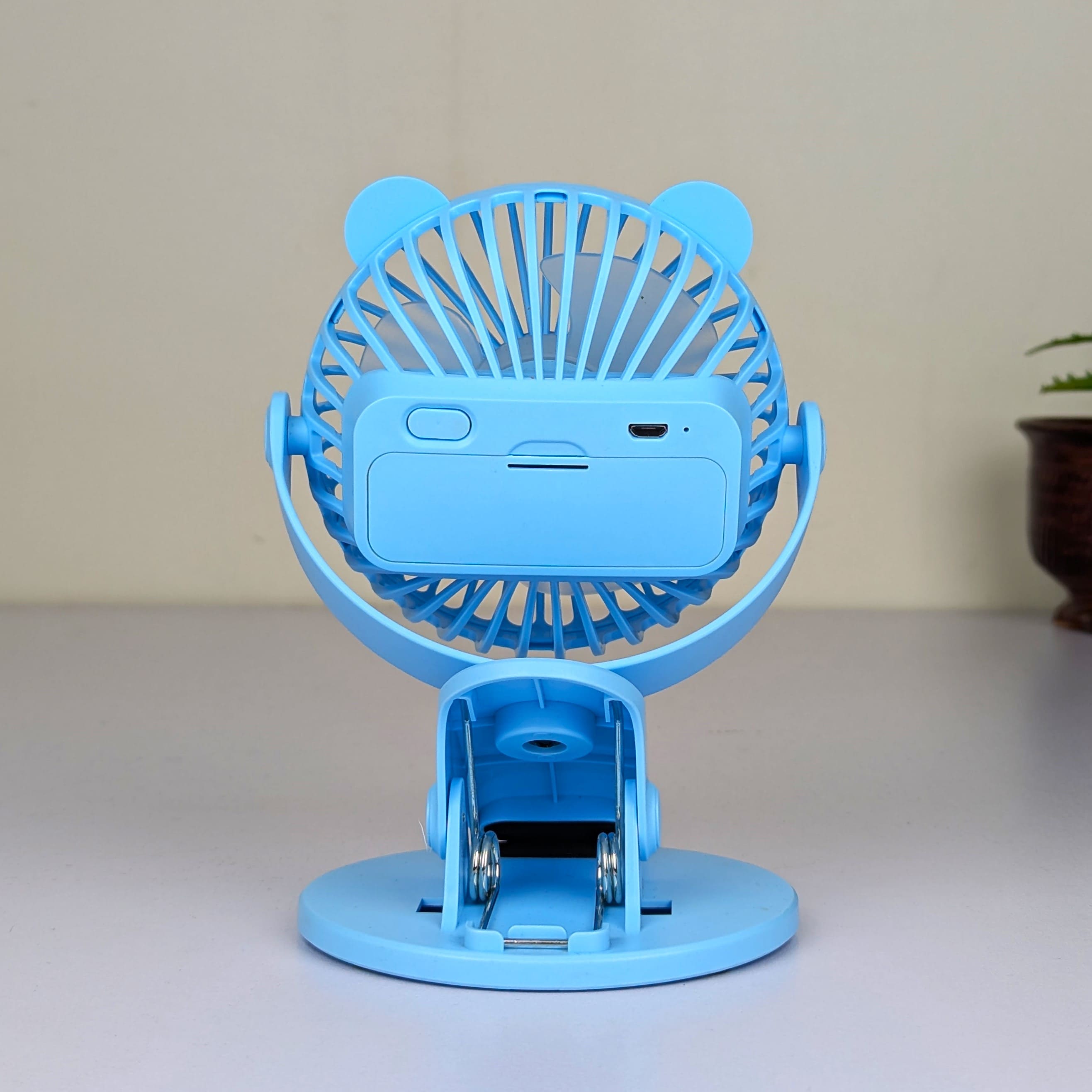 Mini USB Portable Clip Fan with 360 Degree Rotation and Dual Power Support for Desk & Travel