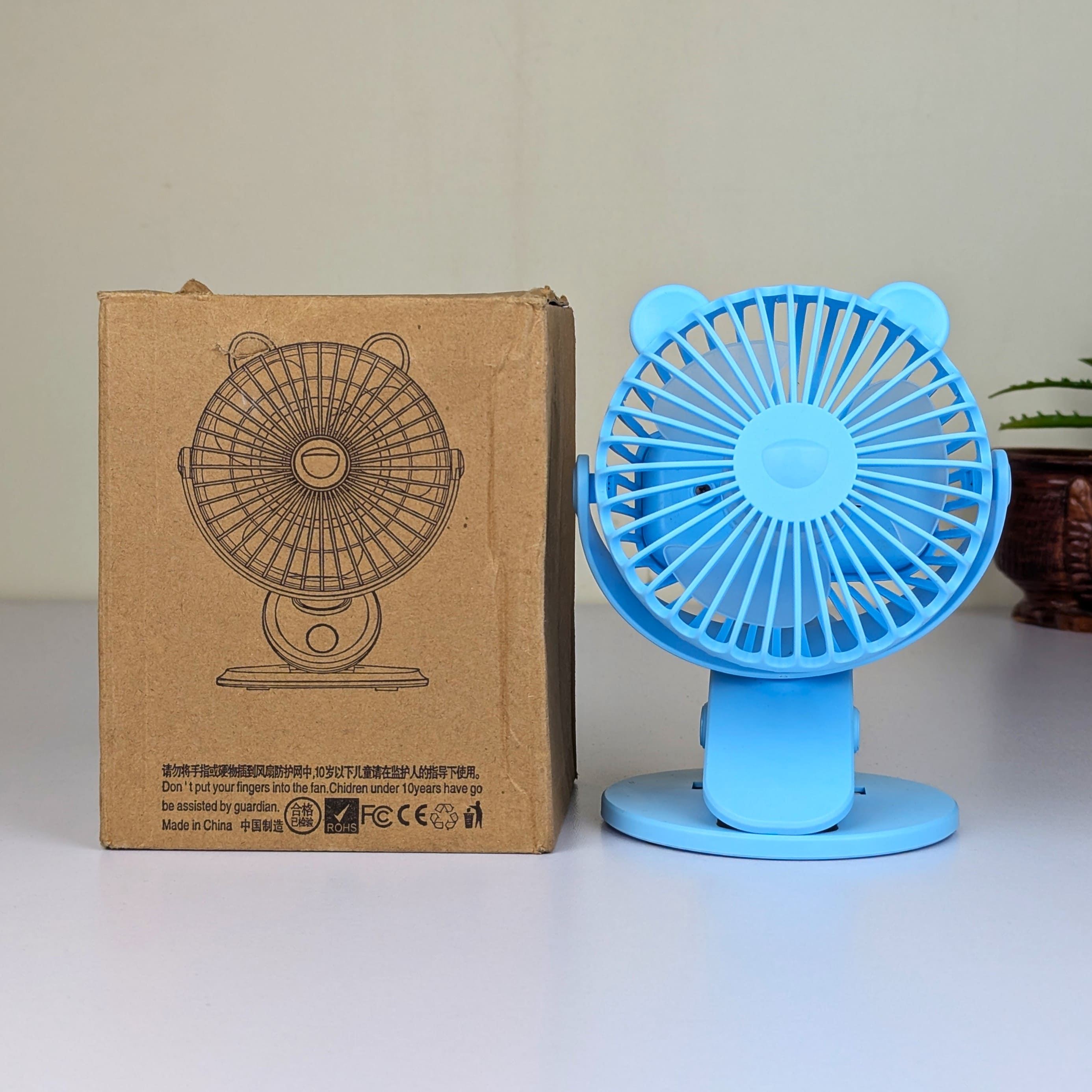 Mini USB Portable Clip Fan with 360 Degree Rotation and Dual Power Support for Desk & Travel