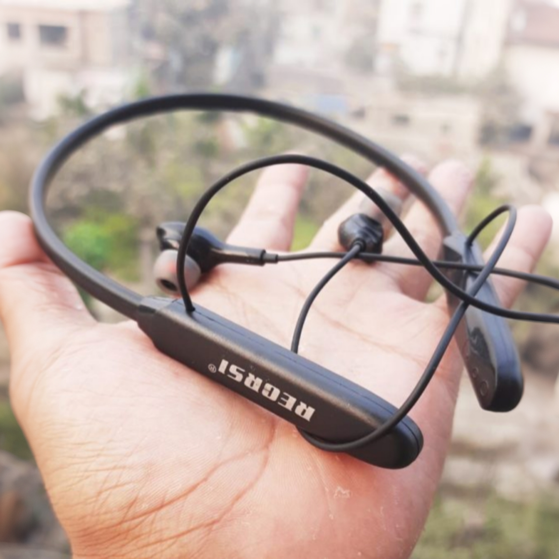 Recrsi RE-NY034 Wireless Bluetooth Neckband with 60 Hours Music Time & TF Card Expand