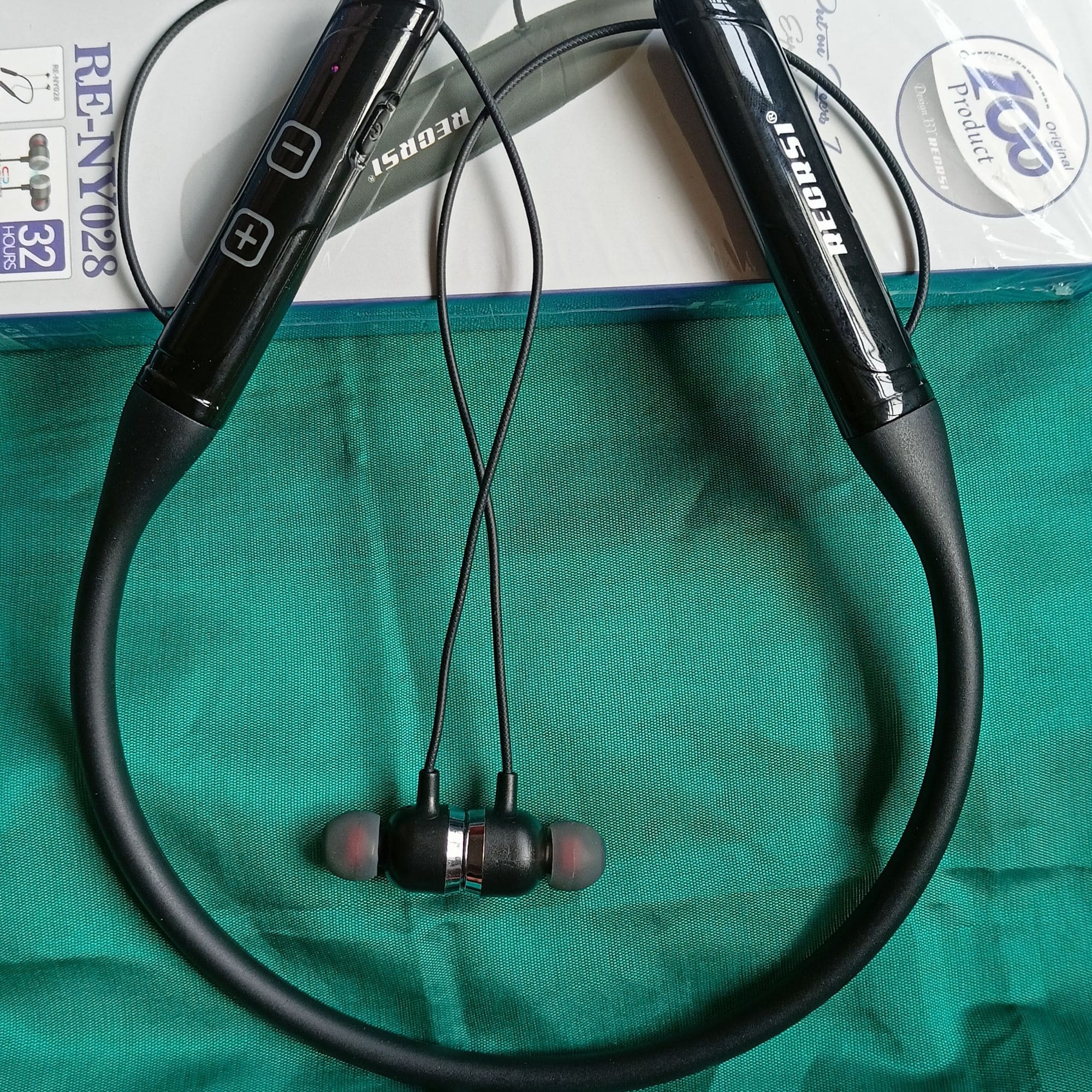 RECRSI RE-NY028 Hanging Neckband Earphone with 32 Hours Music Time