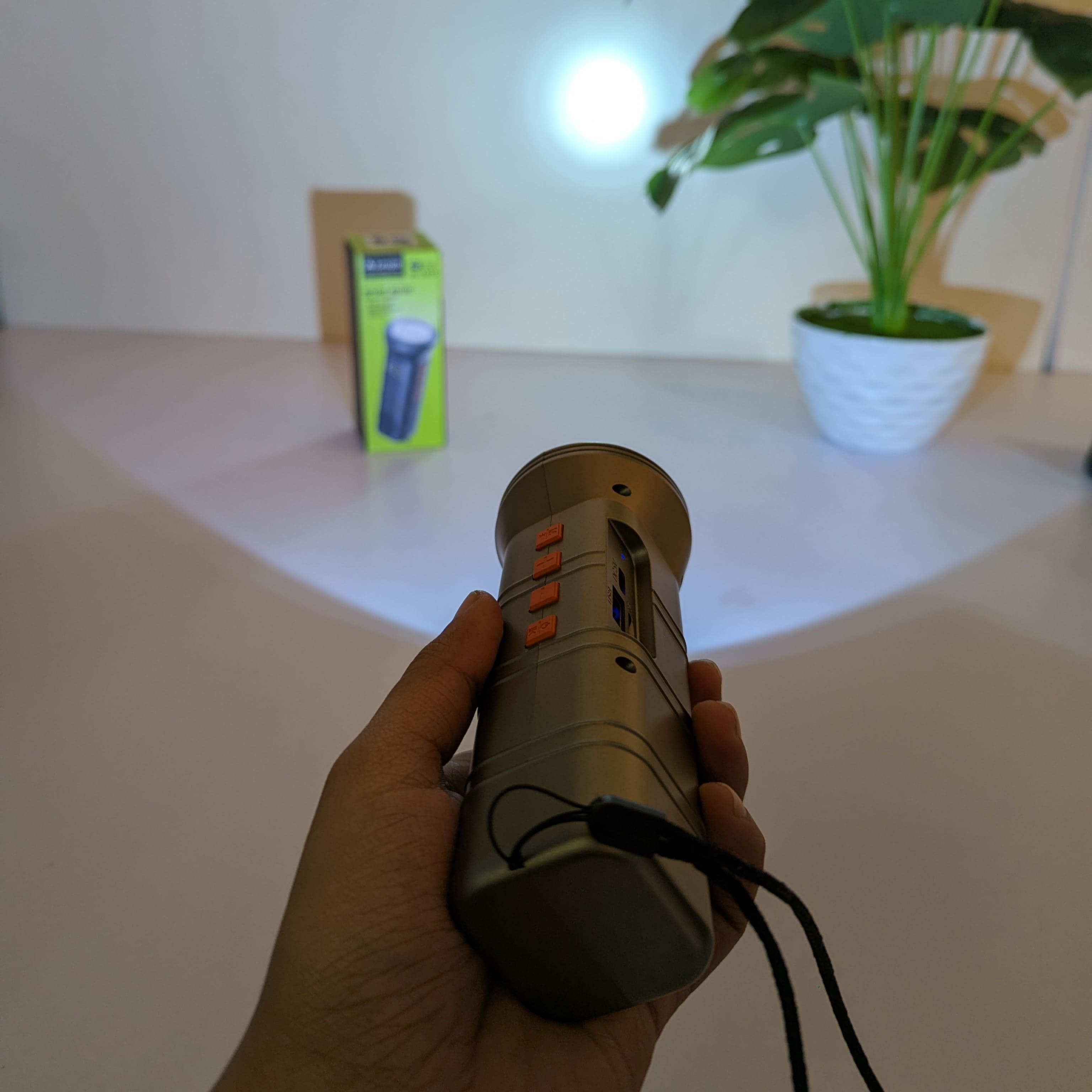 Ai-151s Outdoor Wireless Speaker with LED Flashlight & FM Radio