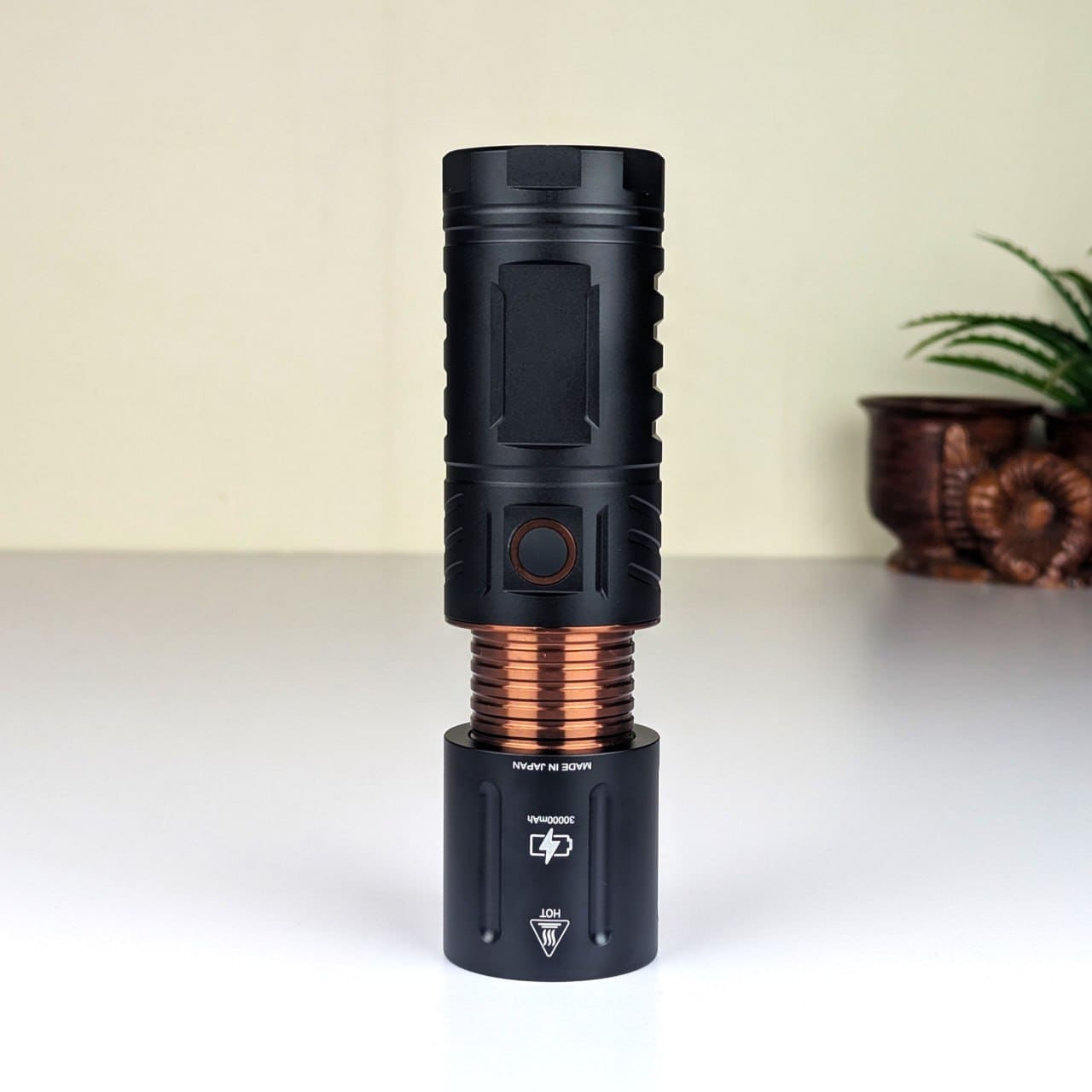 Rechargeable Metal LED Flashlight with 4500mAh Power Bank